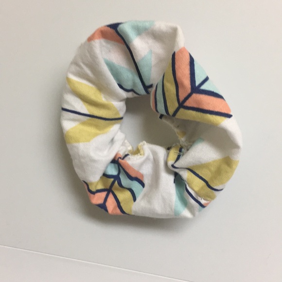 Pastel scrunchies - Picture 3 of 3